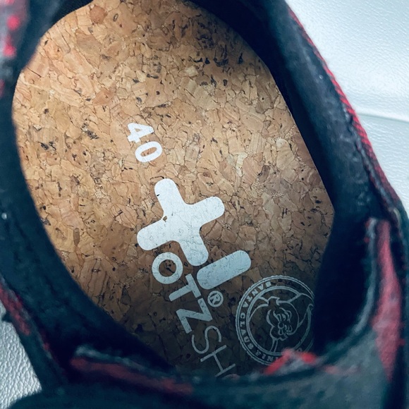 OTZ Shoes Canvas Red/Black Plaid Lace Up Velcro - Picture 10 of 10